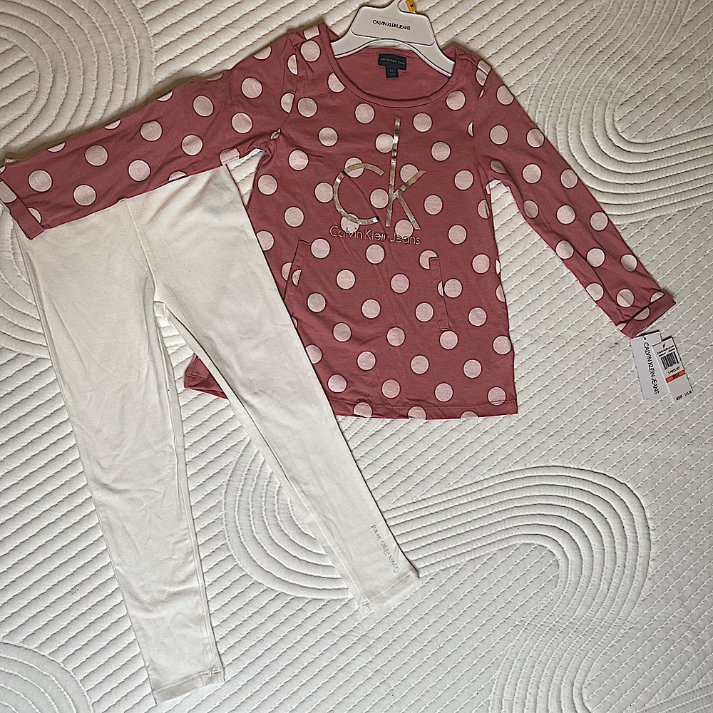 Calvin Klein Girls 2 piece set.